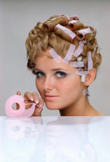 Cheryl Tiegs by William Helburn (1968)