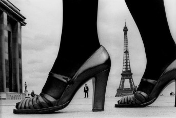 Eiffel tower by Frank Horvat (1970) 