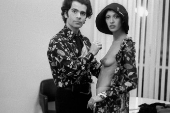 Karl Lagerfeld with model by Frank Horvat (1970)