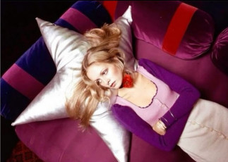 Twiggy by Douglas Kirkland (1970)