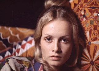 Twiggy by Douglas Kirkland (1970)