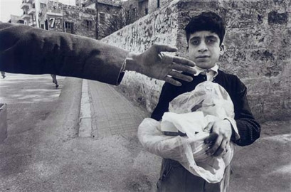 Hand, Beyrouth by William Klein (1963)