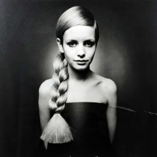 Twiggy by Barry Lategan (1966)