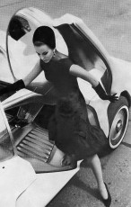 Margo McKendry by Saul Leiter (1961)