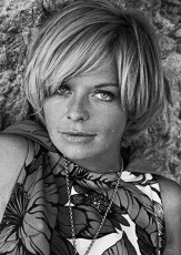 Actress Susannah York on the set of "Duffy" by Patrick Lichfield (1967)