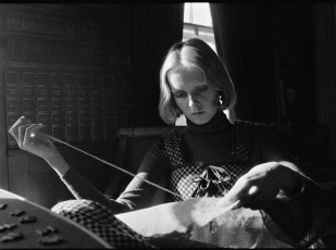 Twiggy by John Loengard (1972)