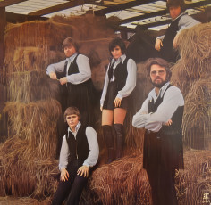Kenny Rogers And The First Edition / SOMETHING'S BURNING (1970) - photo by Iain Macmillan