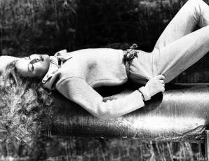 Jerry Hall by Stan Malinowski (1977)