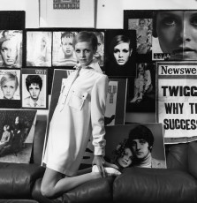 Twiggy by Mike McKeown (1967)
