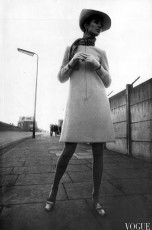 Moyra Swan by David Montgomery (1967)