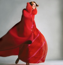 A swepping red chiffon evening dress by David Montgomery (1971)