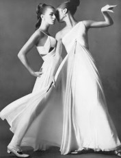 Agneta Darin, Beate Schulz by James Moore (1966)