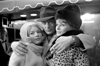 Michael Caine, Shirley Maclaine, Anita Ekberg during the filming WOMAN TIMES SEVEN by Terry O'Neill (1967)