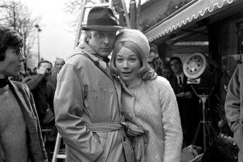 Michael Caine, Shirley Maclaine during the filming WOMAN TIMES SEVEN by Terry O'Neill (1967)