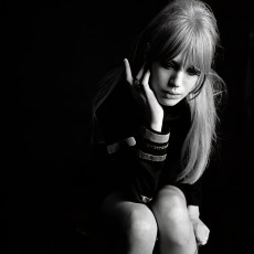 Marianne Faithfull by Terry O’Neill (1967)