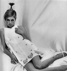 Twiggy by Helmut Newton (1966)