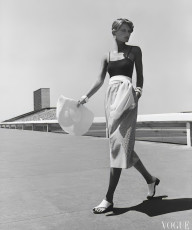 Cheryl Tiegs by Kourken Pakchanian (1973)