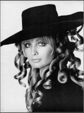 Sue Murray by Irving Penn (1967)