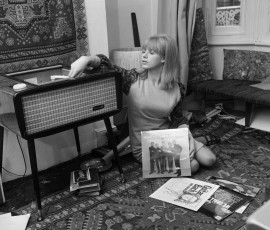 Marianne Faithfull at home by John Pratt (1964)