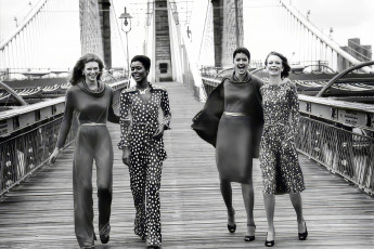 Lisa Taylor, Janice Dickinson, Shelley Hack by Mike Reinhardt (1976)