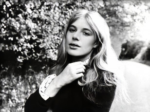 Marianne Faithfull by Bill Rowntree (1970)