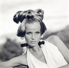 Veruschka by Franco Rubartelli (1966)