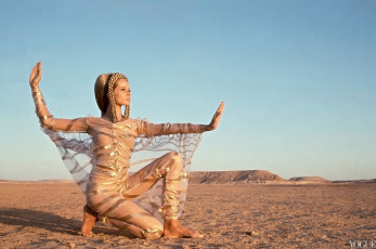 Veruschka by Franco Rubartelli (1967)