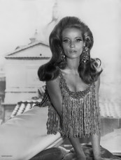 Veruschka by Franco Rubartelli (1967)