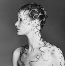 Veruschka by Franco Rubartelli (1968)