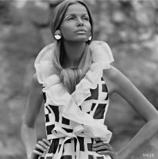 Veruschka by Franco Rubartelli (1968)