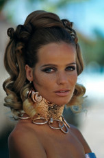 Veruschka by Franco Rubartelli (1968)