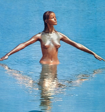 Veruschka by Franco Rubartelli (1968)