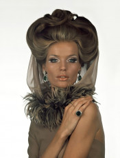 Veruschka by Franco Rubartelli (1969)