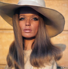 Veruschka by Franco Rubartelli (1969)