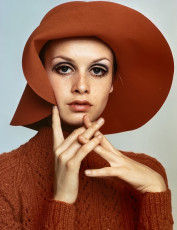 Twiggy by Francesco Scavullo (1967)