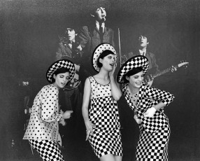 The Dees Triplets by Jerry Schatzberg (1964)