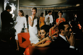 Margot McKendry (f), Iris Bianchi (third from left) by Mark Shaw (1962)