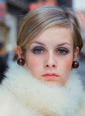 Twiggy by Melvin Sokolsky (1966)