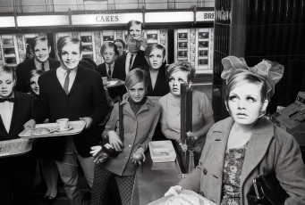 Twiggy by Melvin Sokolsky (1967)