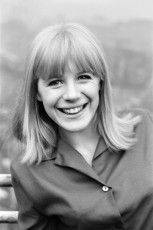 Marianne Faithfull by Doreen Spooner (1964)