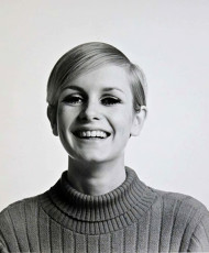Twiggy by Bert Stern (1967)