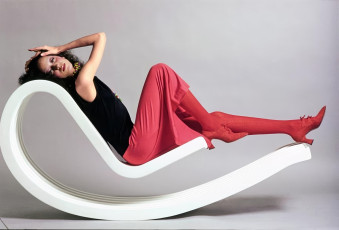 Pat Cleveland by Bert Stern (1971)