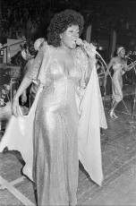 Gloria Gaynor by Allan Tannenbaum (1975)