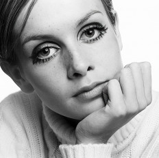 Twiggy by Ronald Traeger (1967)