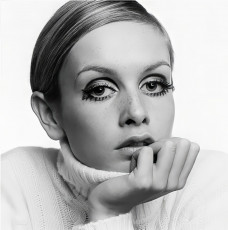 Twiggy by Ronald Traeger (1967)