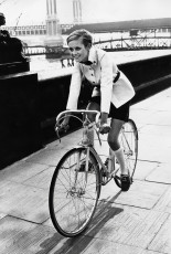 Twiggy by Ronald Traeger (1967)