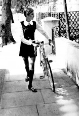 Twiggy by Ronald Traeger (1967)