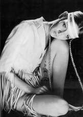 Twiggy by Ronald Traeger (1968)