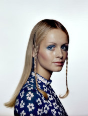 Twiggy by Justin de Villeneuve (1972)
