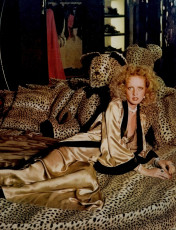 Twiggy in Biba's Kensington store by Justin de Villeneuve (1971)
